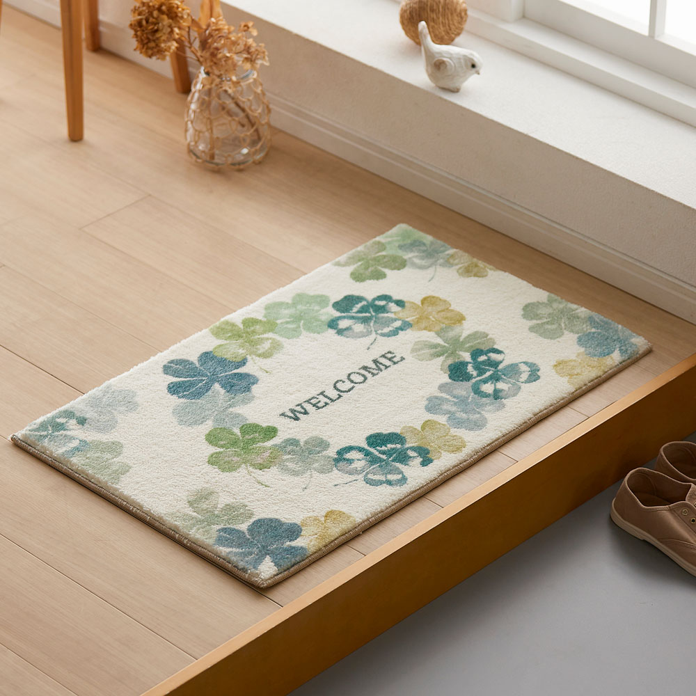 【ベルメゾン】ふんわりマイクロファイバーのクローバー柄玄関マット