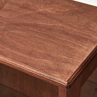 天板のエッジは溝を彫りこんで角を落とした仕上げ