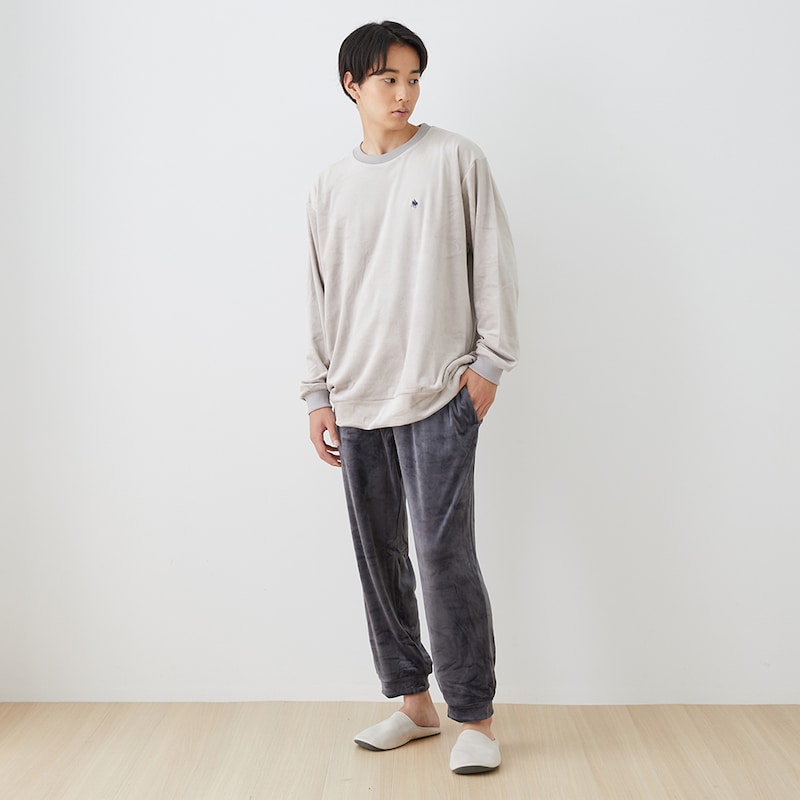 ベージュ