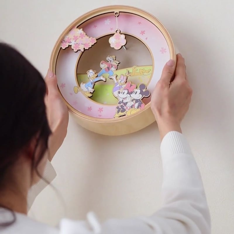 付属のネジで壁掛けも可能