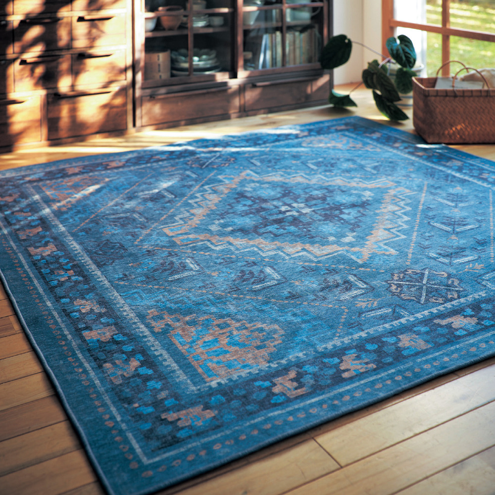 【ベルメゾン】ヴィンテージテイストの洗えるプリントラグ