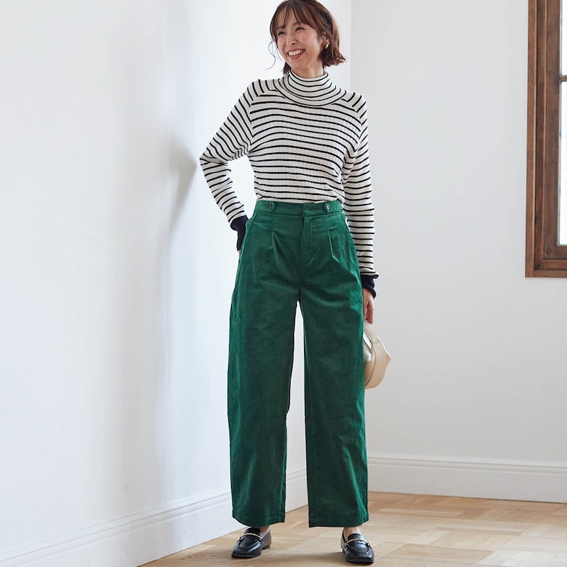 モデル身長169cm／M ※写真は撮影用のため股下+6cmになります。