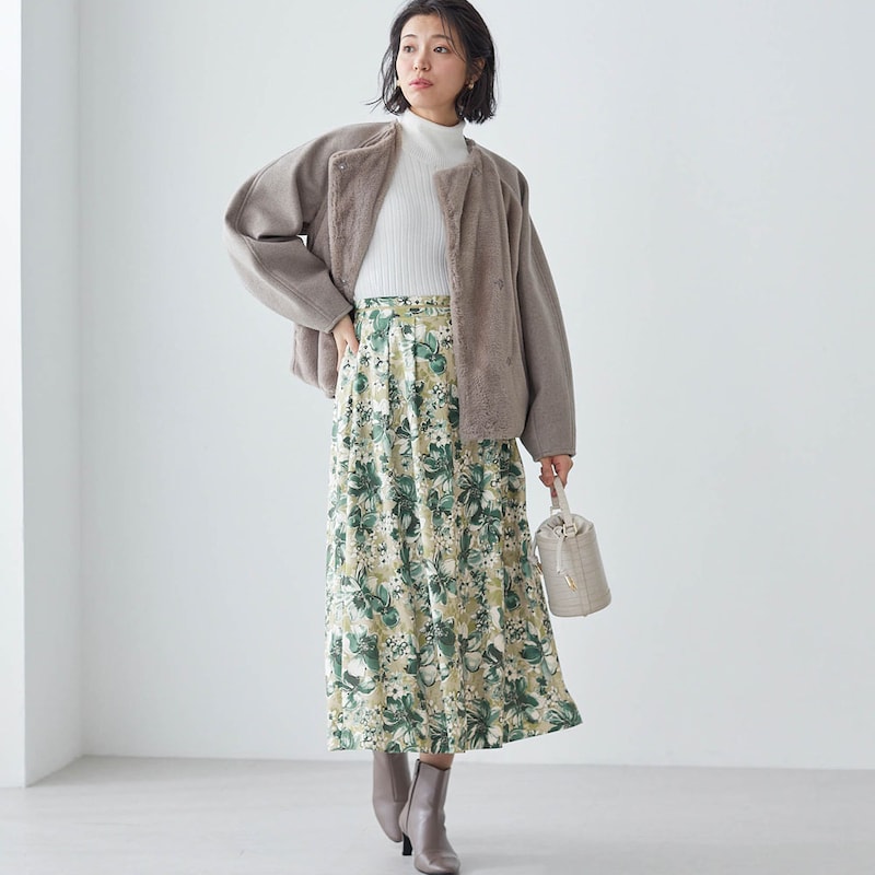 モデル身長168cm／M ※写真は撮影用のため総丈+8cmになります。
