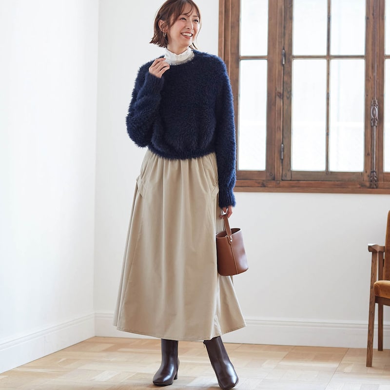 モデル身長169cm／M ※ニットのみ着用