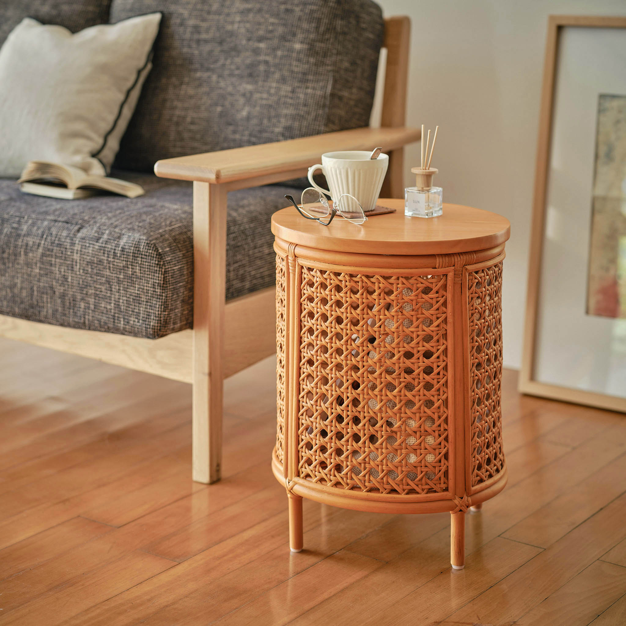 【ベルメゾン】かごめ編みラタンのサイドテーブル