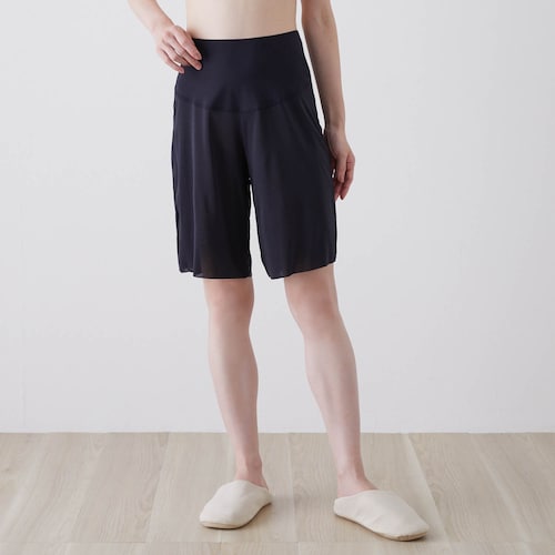 ウエストすっきりカットオフフレアパンツ