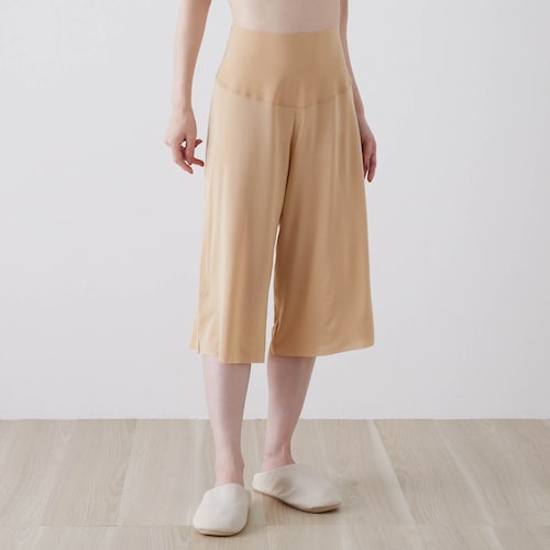 ウエストすっきりカットオフフレアパンツ