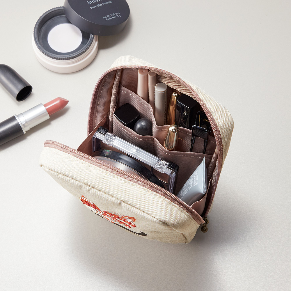 【在庫限りのお買得】 杉本さなえさんコラボ プリントと刺繍でデザインしたコスメポーチ 【在庫限りのお買得】 杉本さなえさんコラボ プリントと刺繍でデザインしたコスメポーチ