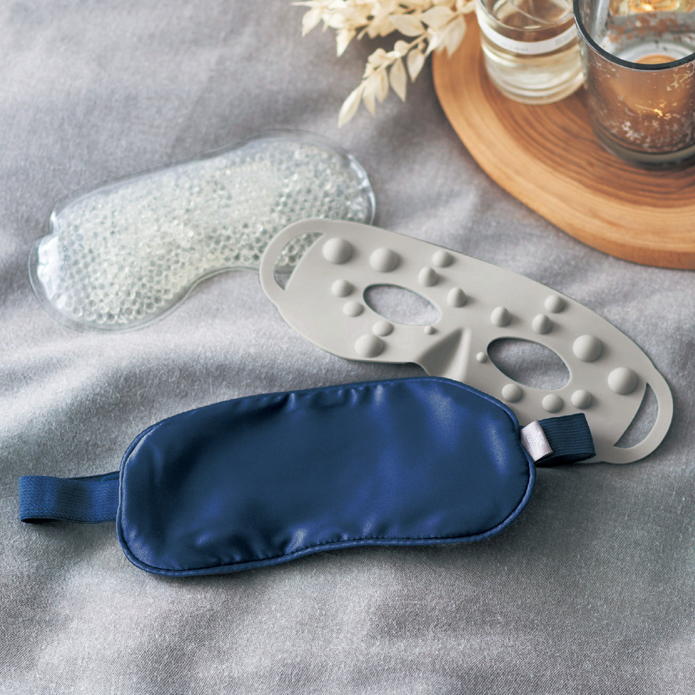 【ベルメゾン】温冷両用でくりかえし使える ツボ押しシート付きアイマスク