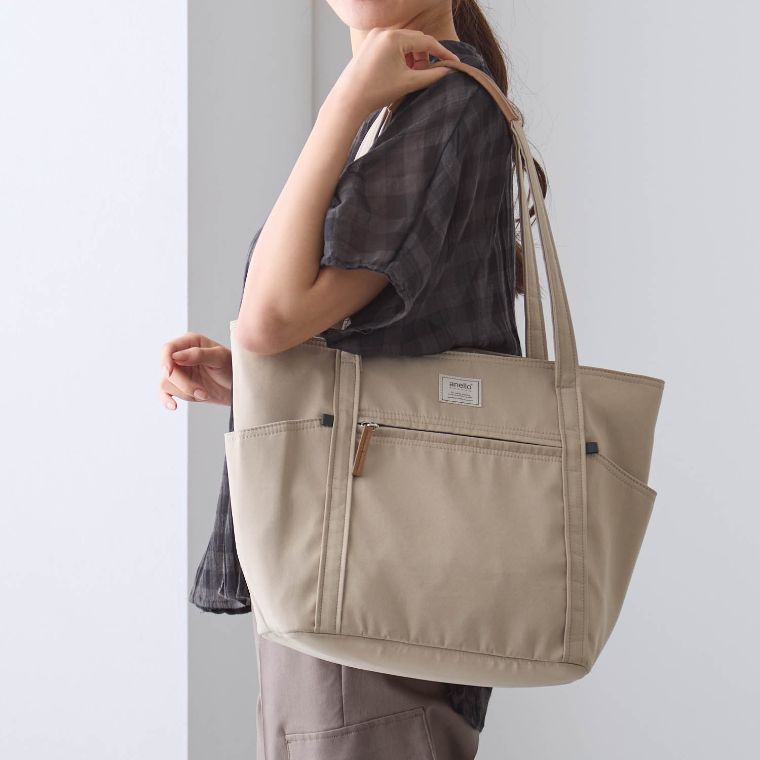 【anello GRANDE/アネログランデ】公園遊びに便利な持ちやすさにこだわったトートバッグ