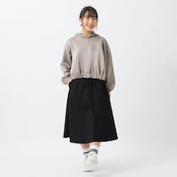 グレージュ／モデル身長147.5cm・J-XS(145～155)サイズ着用