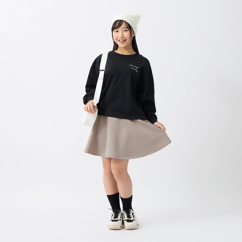グレージュ／モデル身長147.5cm・J-XS(145～155)サイズ着用