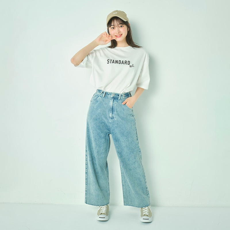 オフホワイト（半袖）／モデル身長165cm・サイズJ-M