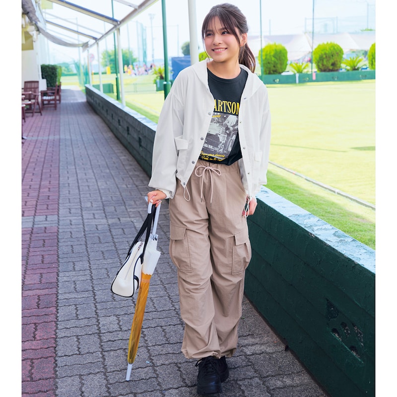 オフホワイト／モデル身長163cm・サイズJ-M