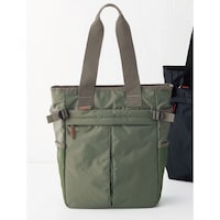 カーキ