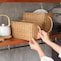 高い場所の収納にも使いやすい取っ手付き。
