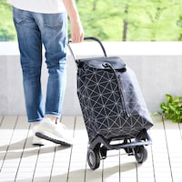 軽量なので普段のお買い物や、一泊二日の旅行に最適です。