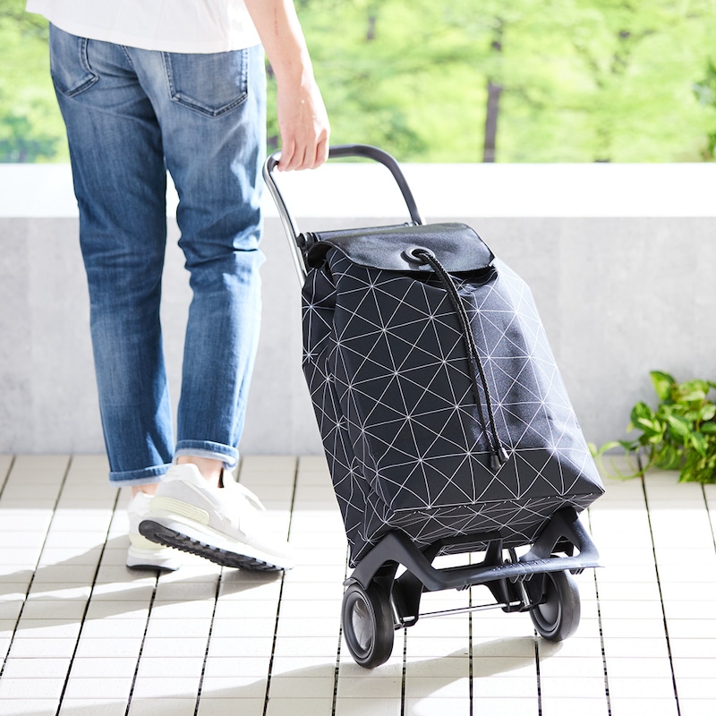 軽量なので普段のお買い物や、一泊二日の旅行に最適です。