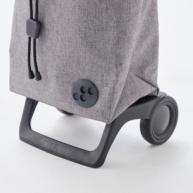 ストッパー付きなので、荷物を入れても自立します。
