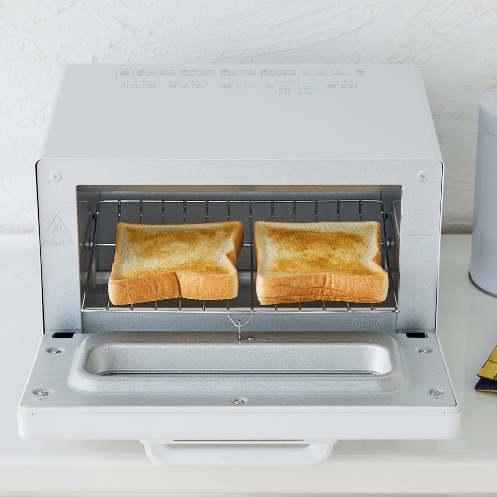 食パン２枚が入る広々庫内