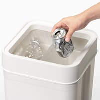 袋止めのスリットを使ってダスト内で２分別可能（45Lのみ）