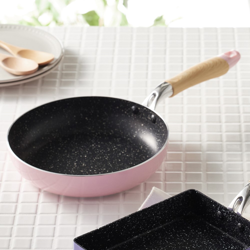 【ベルメゾン】マーブルコートの春色フライパン 【IH/ガス火対応】