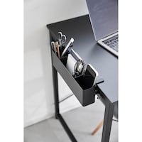 散らかりがちな文房具などの収納に