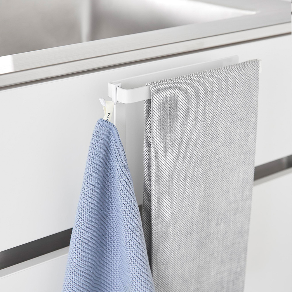 【タワー/tower】キッチンシンク下収納扉タオルハンガー 高さ15cm 【タワー/tower】キッチンシンク下収納扉タオルハンガー 高さ15cm