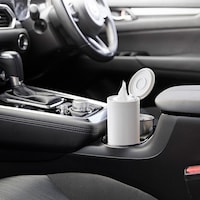 車のドリンクホルダーにピッタリ収まる
