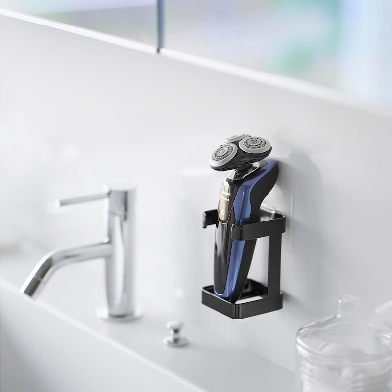 電気シェーバーの収納も可能