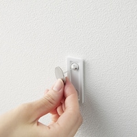 石こうボードピンで壁の穴が目立ちにくい