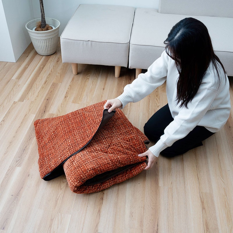 コンパクトに折り畳むことができ、クッションとしてご使用いただけます。