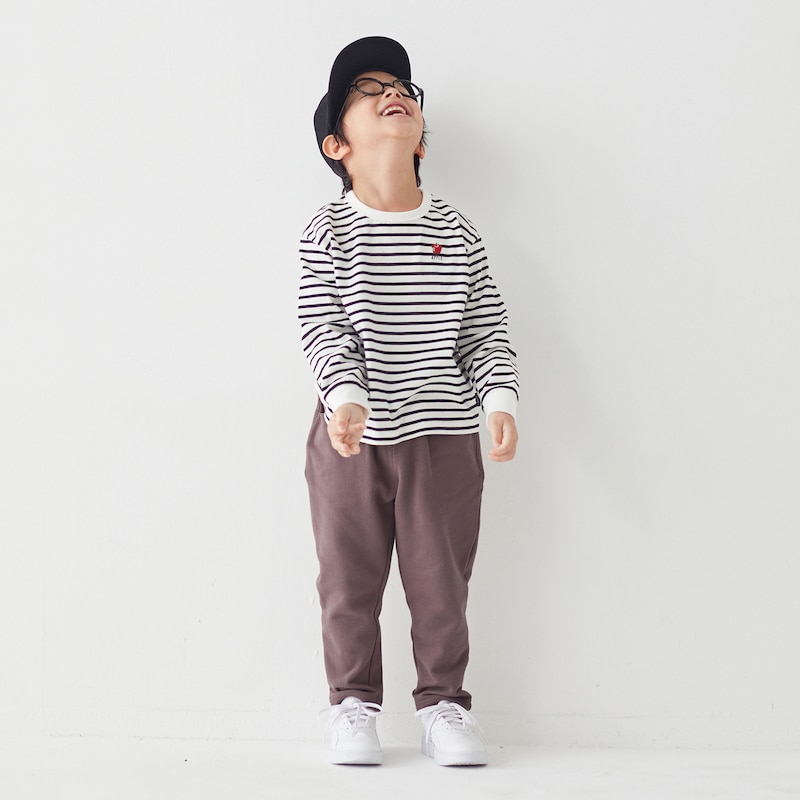 オフホワイト×ブラックボーダー／モデル身長108cm・110サイズ着用