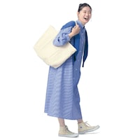 ブルーストライプ／モデル身長165cm・サイズM