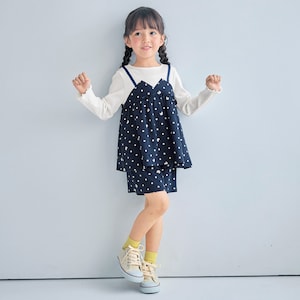 ネイビー／モデル身長108.5cm・サイズ110