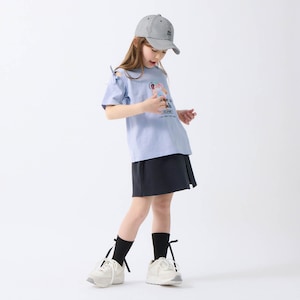 ペールブルー／モデル身長126cm・130サイズ着用