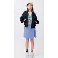 ラベンダーブルー／モデル身長137.5cm・サイズ140