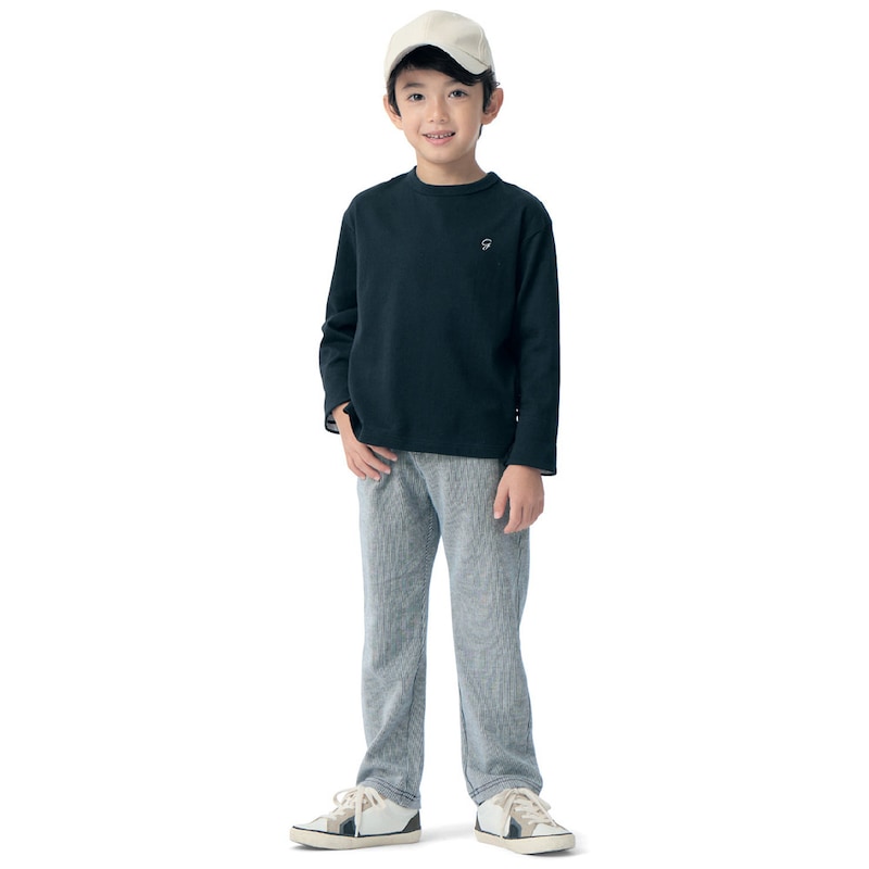 ヒッコリーストライプニット／モデル身長115.5cm・サイズ110