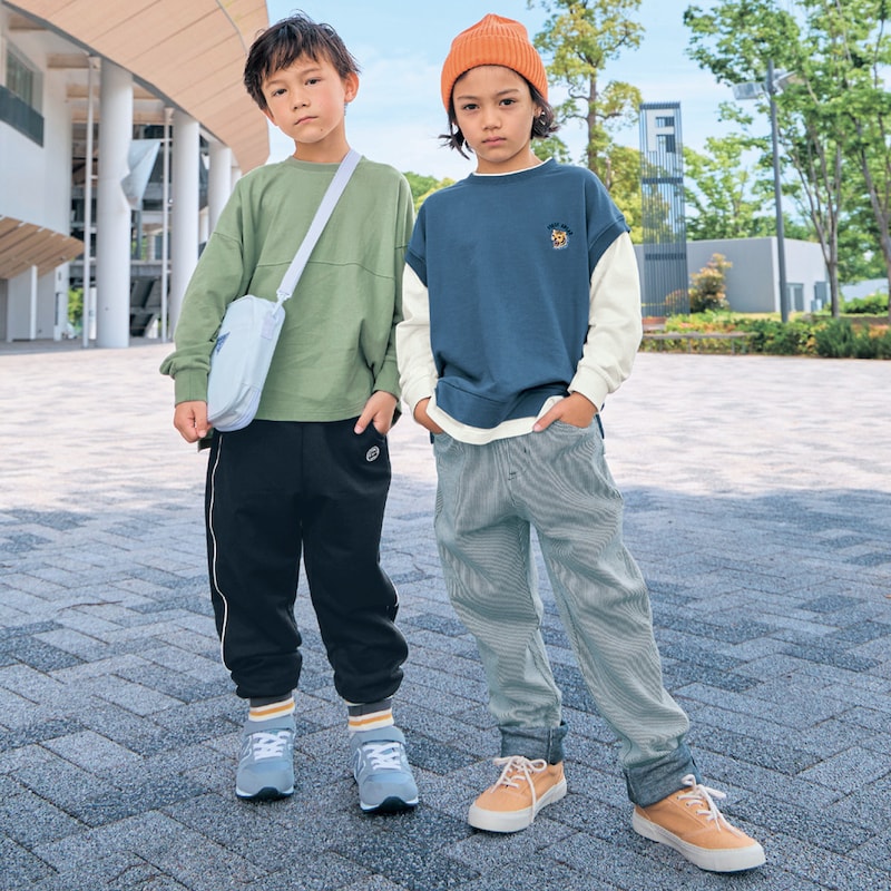 左)ブラック／121.5cm・130、右)120.5cm、130