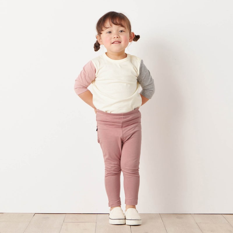 ピンク小花セット／モデル身長93.5cm・90サイズ着用