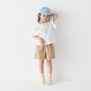 ベージュ／モデル身長109cm・110サイズ着用