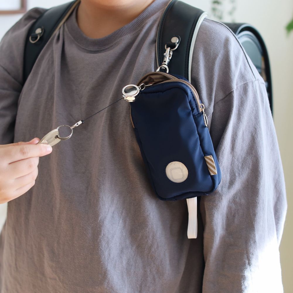 【ベルメゾン】【7月2日までお得】 きなこさんコラボ GPSの通知が分かるクリア窓付き撥水キーケース