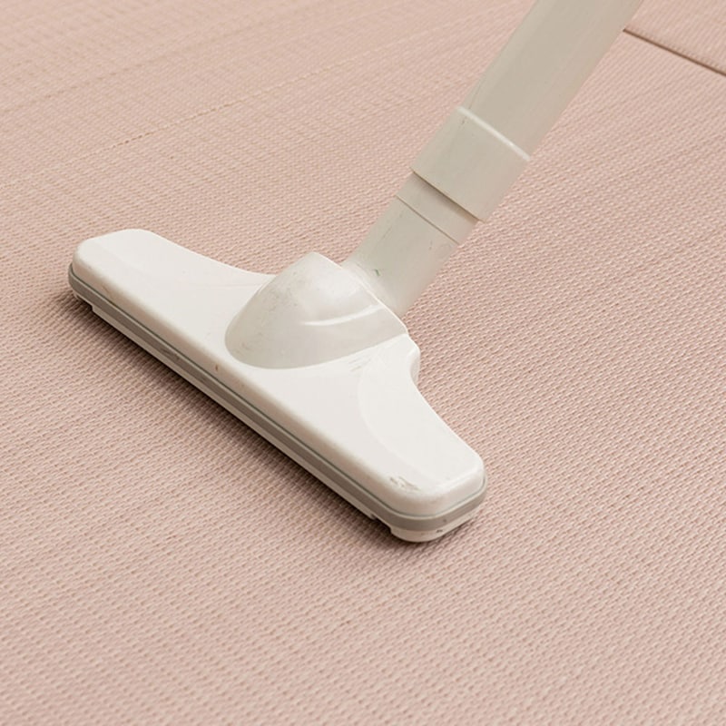 裏面はすべりにくいので、掃除機をかけやすいです。