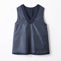 ベストは裏地付き