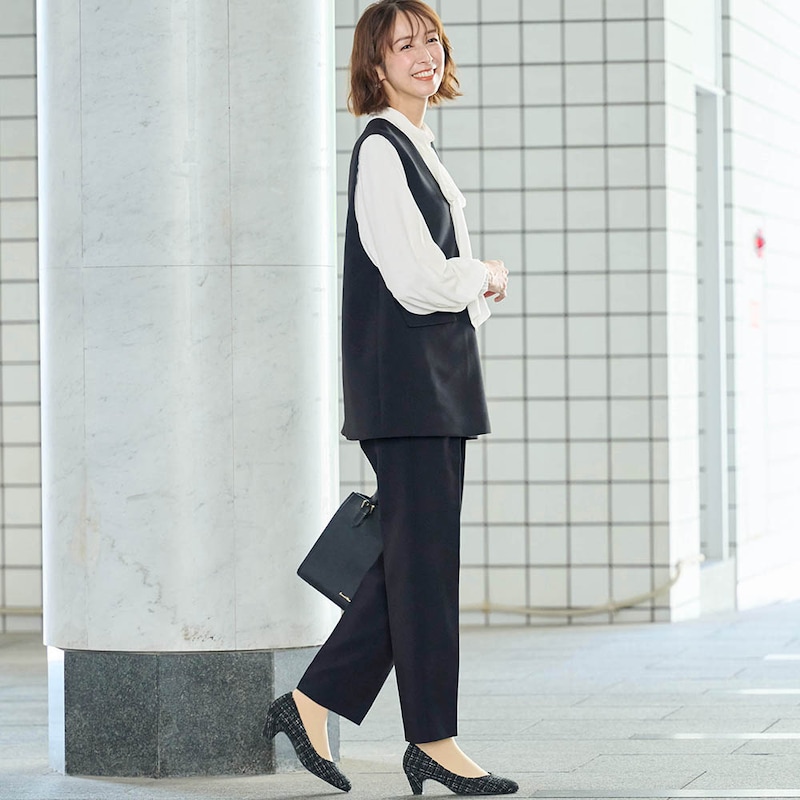 モデル身長169cm／M ※写真は撮影用のため股下＋6cmになります。