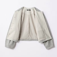 ジャケットは裏地付き