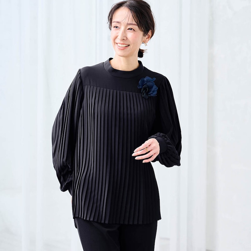 モデル身長169cm／M ※写真は撮影用のため股下＋6cmになります。