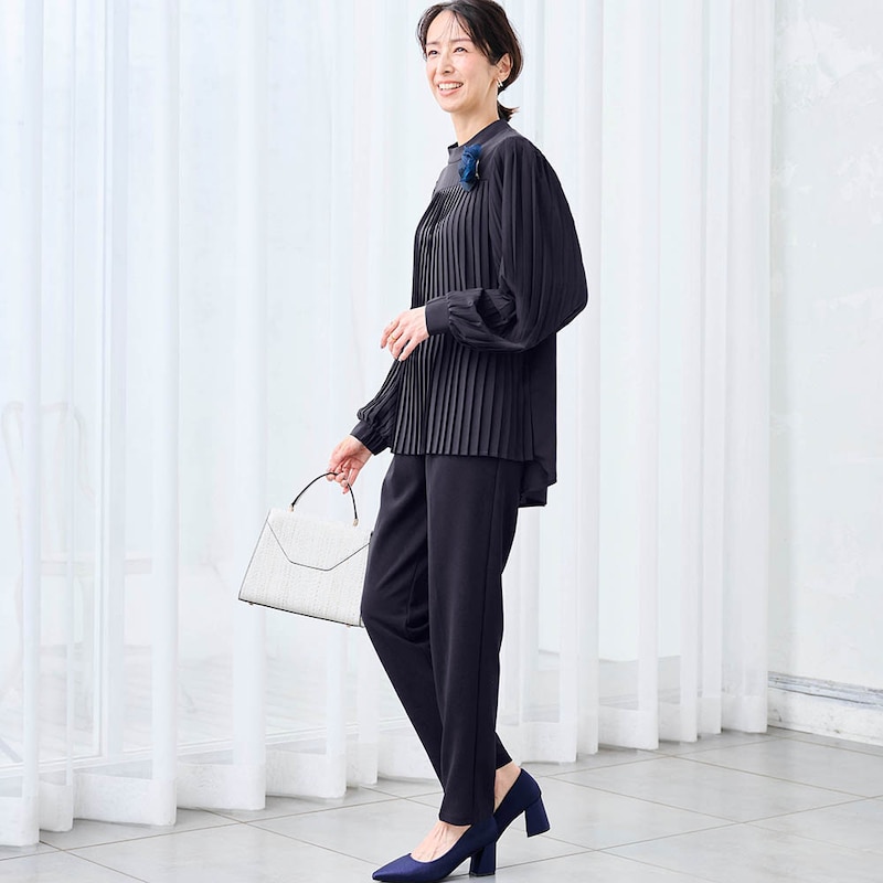 モデル身長169cm／M ※写真は撮影用のため股下＋6cmになります。プリーツ×テーパード