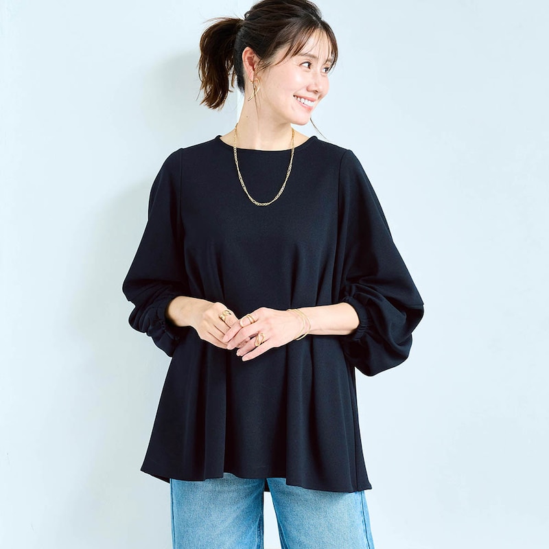 モデル身長168cm／M ※ペプラムブラウスのみ着用