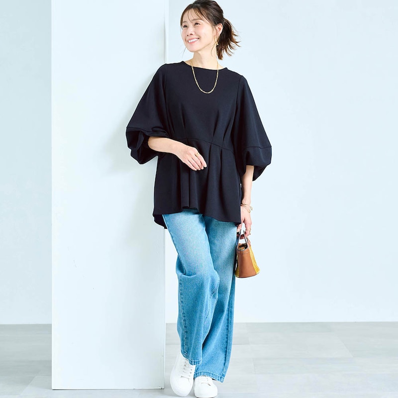 モデル身長168cm／M ※ペプラムブラウスのみ着用